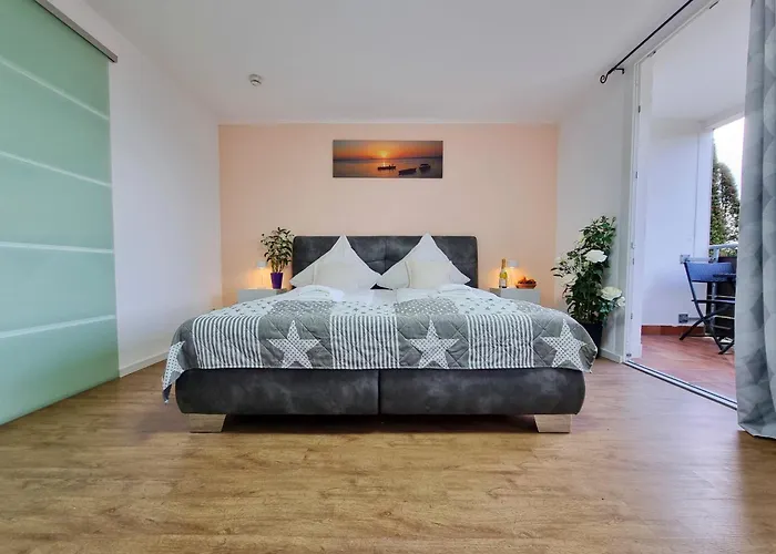 Mit Pool In Apartment